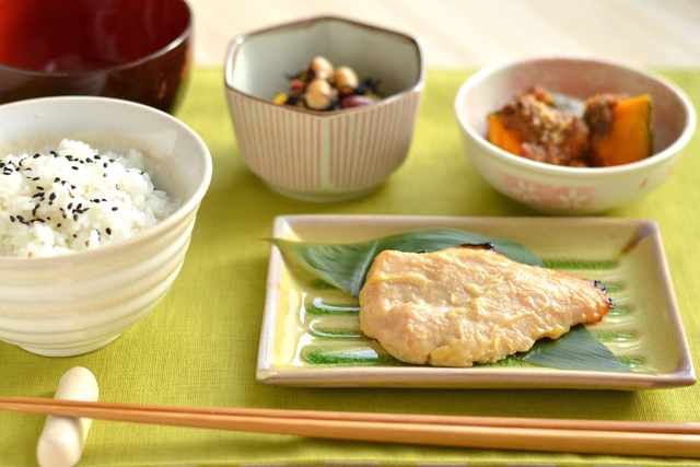 和食をいただく時のお箸の置き方の基本マナー 和食 Com